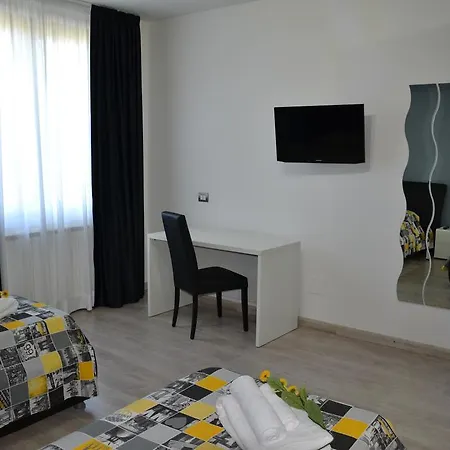 Fly In The World Bed and Breakfast *