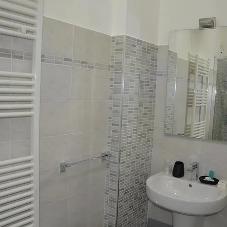 Fly In The World Bed and Breakfast