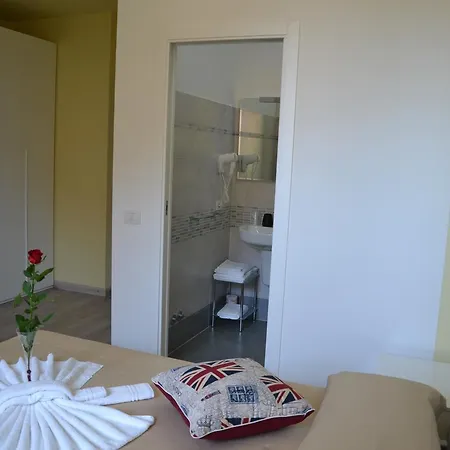 Fly In The World Bed and Breakfast