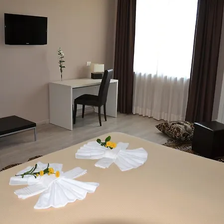 Fly In The World Bed and Breakfast