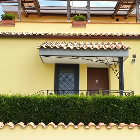 Bed and Breakfast Fly In The World *