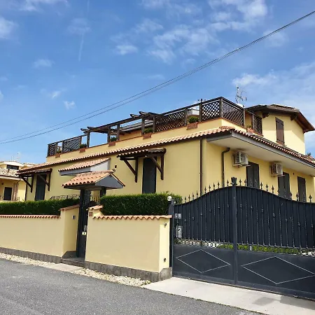 Bed and Breakfast Fly In The World Φιουμιτσίνο