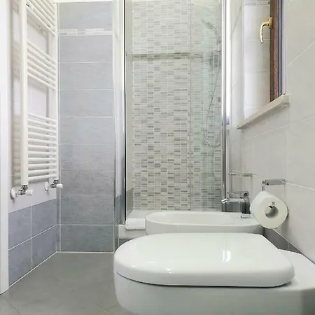 Bed and Breakfast Fly In The World