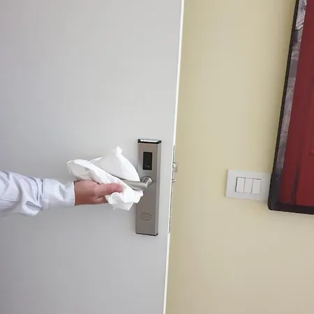 Fly In The World Bed and Breakfast